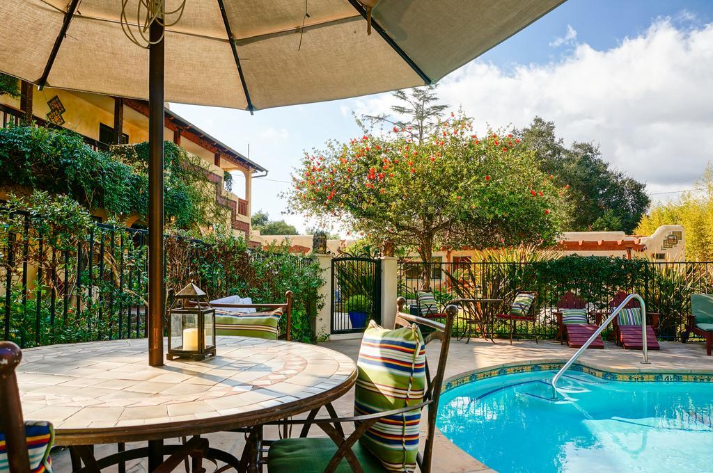 Blue Iguana Hotel 4*