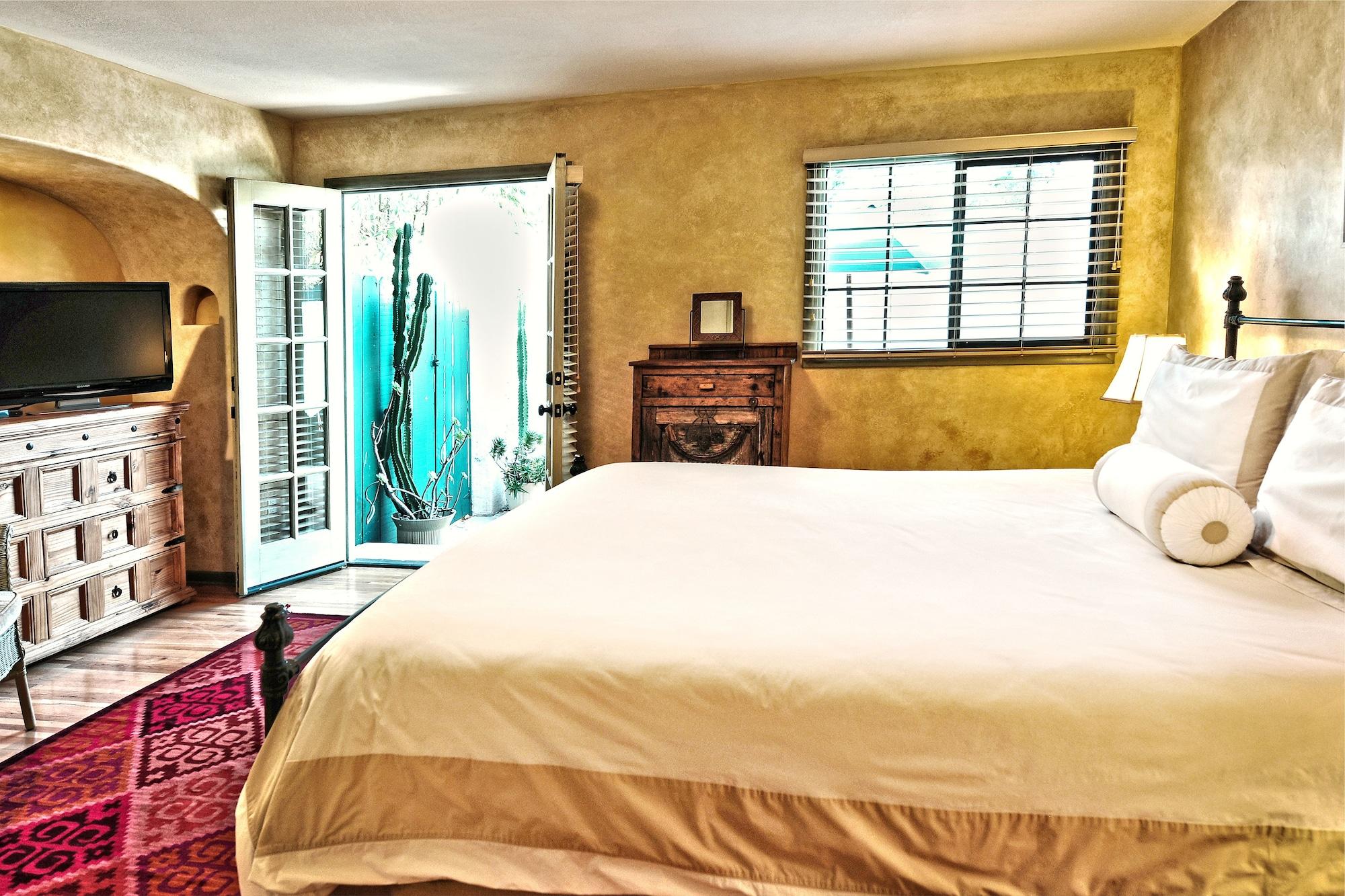 Hotel Blue Iguana