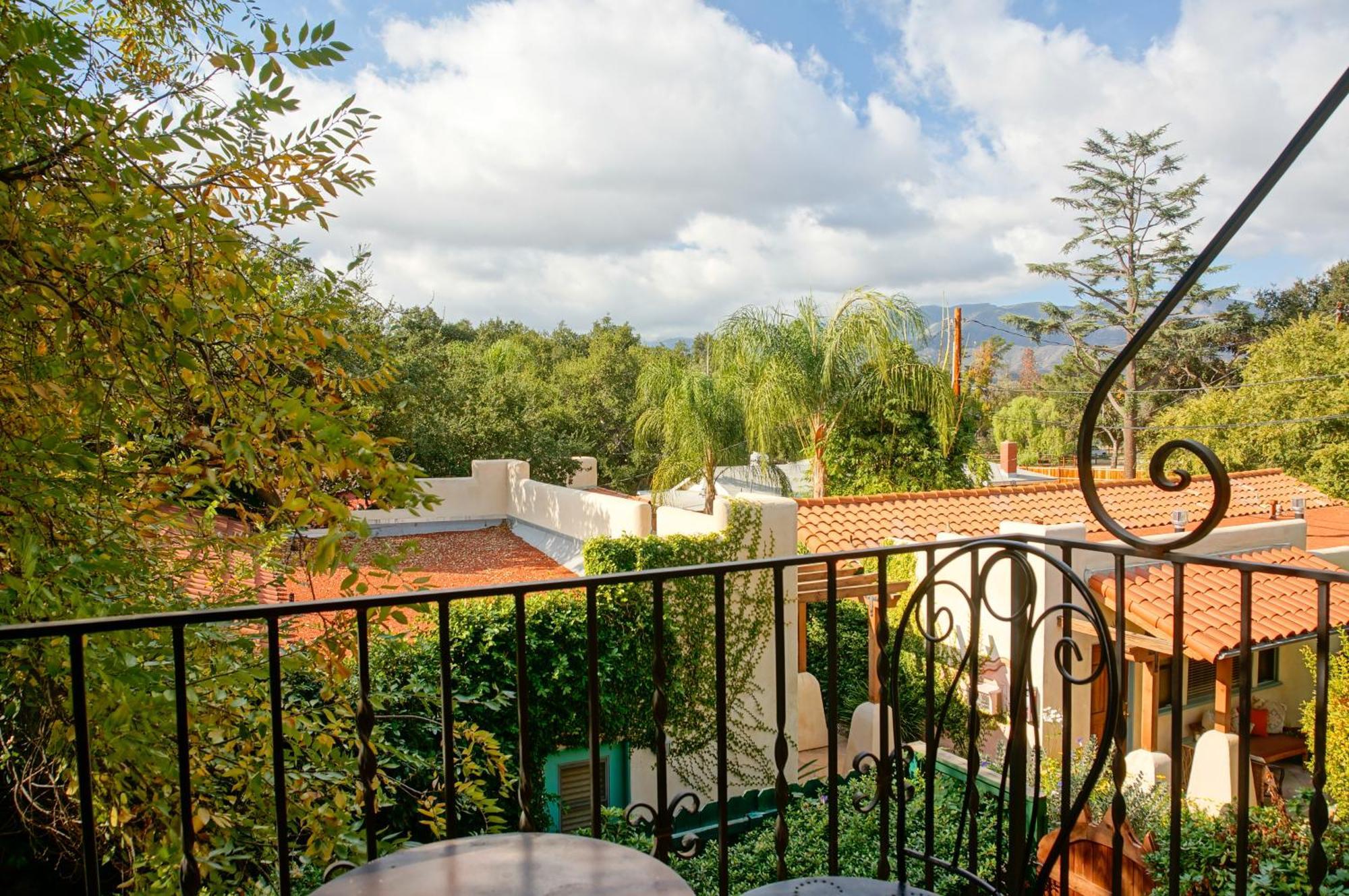 Blue Iguana Hotel Ojai