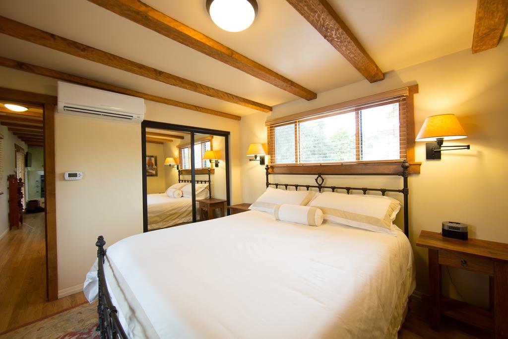 Hotel Blue Iguana 4*